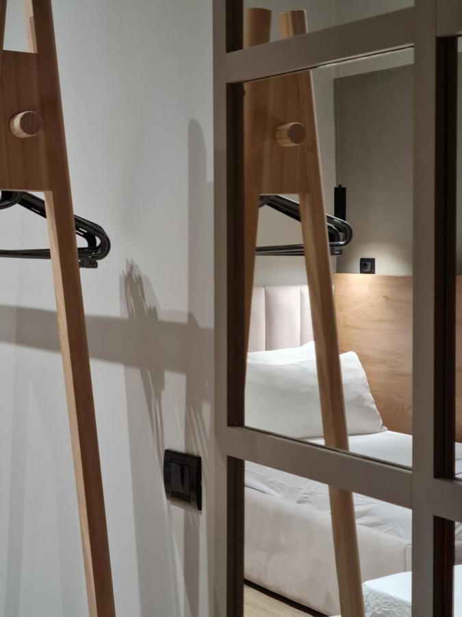 Tam Serviced Studio Apartment Myslym Shyri No1 Tirana Exterior photo