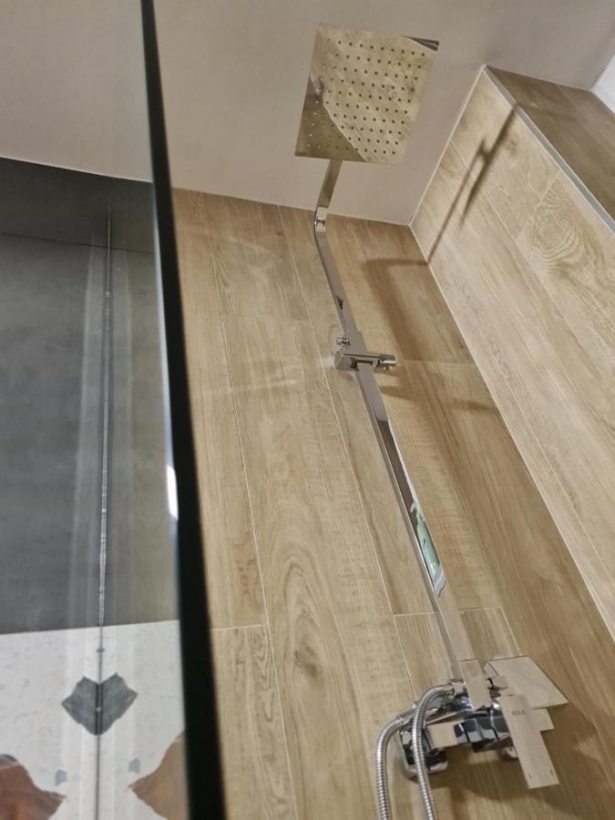 Tam Serviced Studio Apartment Myslym Shyri No1 Tirana Exterior photo