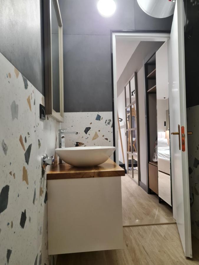 Tam Serviced Studio Apartment Myslym Shyri No1 Tirana Exterior photo