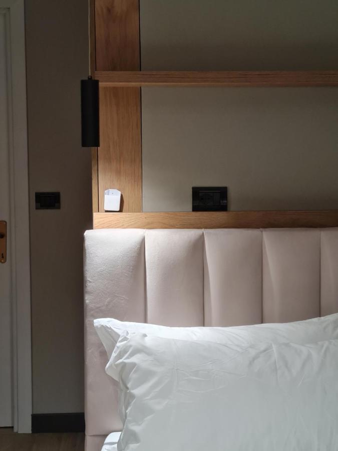 Tam Serviced Studio Apartment Myslym Shyri No1 Tirana Exterior photo
