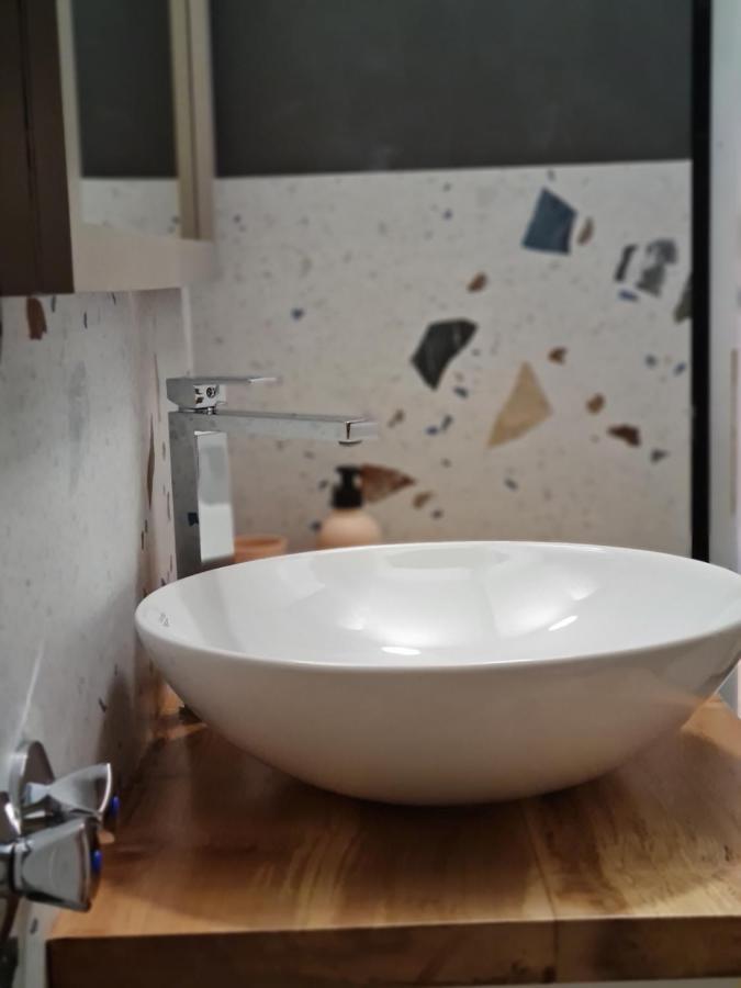 Tam Serviced Studio Apartment Myslym Shyri No1 Tirana Exterior photo